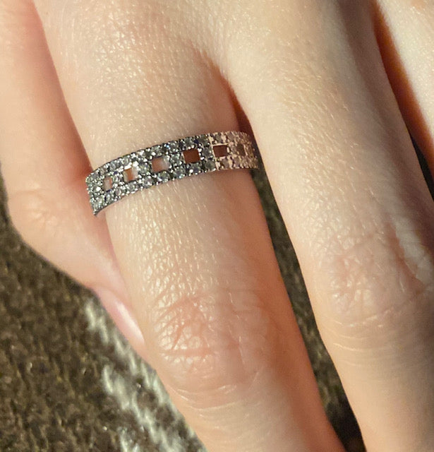 ELEGANT RING