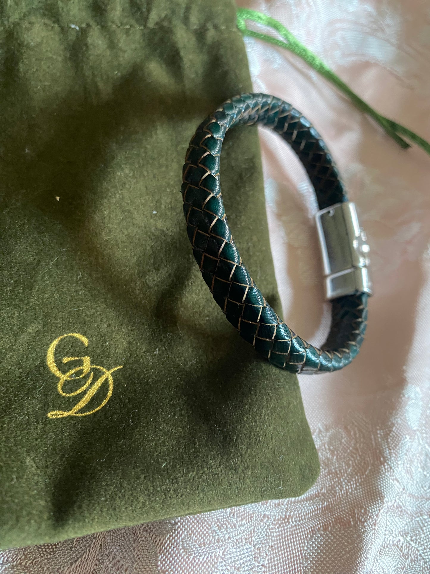 BRAIDED BRACELET IN LEATHER
