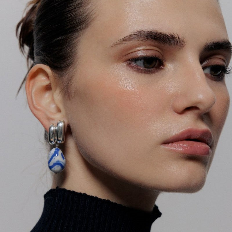 A PAIR OF EGG EARDROPS IN SILVER