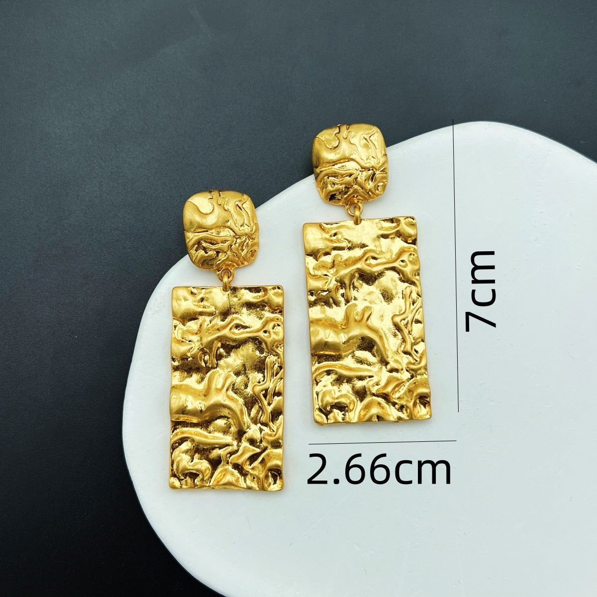 GOTAS DE OÍDOS DE PLATA COMO CULPABLES