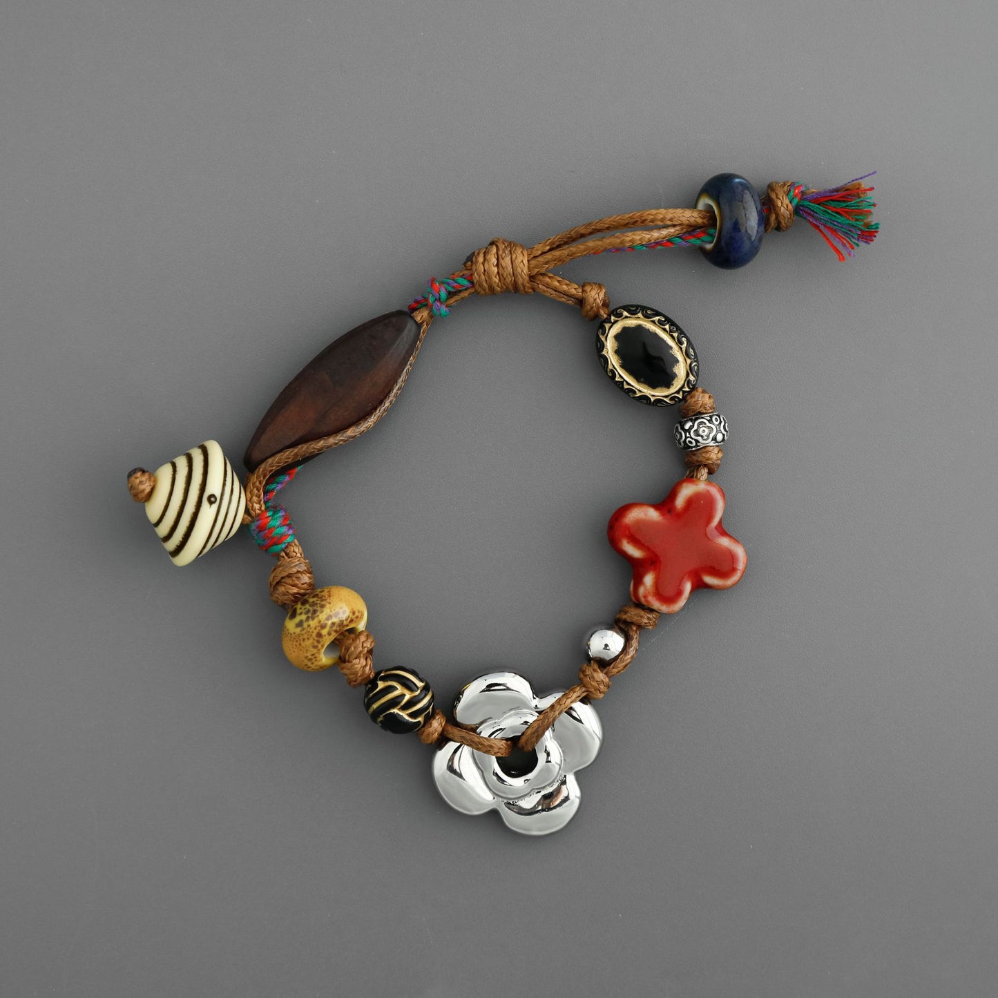 BEACHY BRACELET