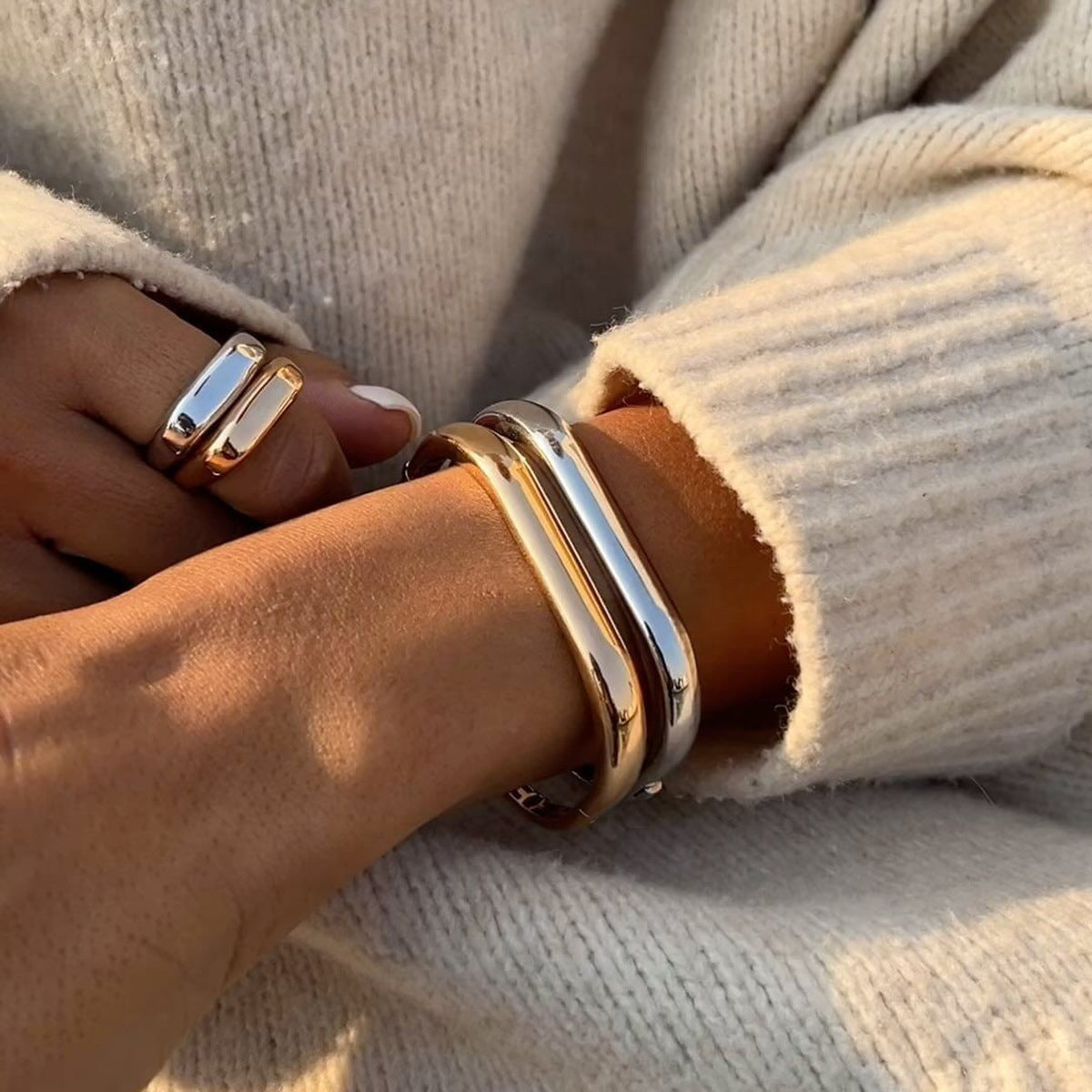 SQUARE CLASSIC BANGLE