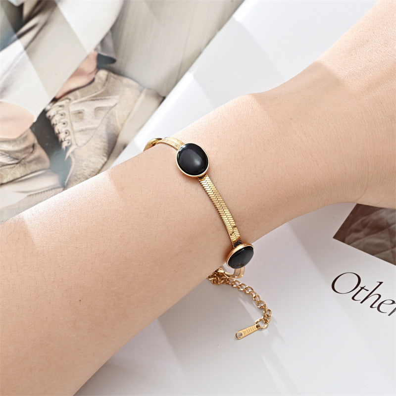 AUNTIE BRACELET