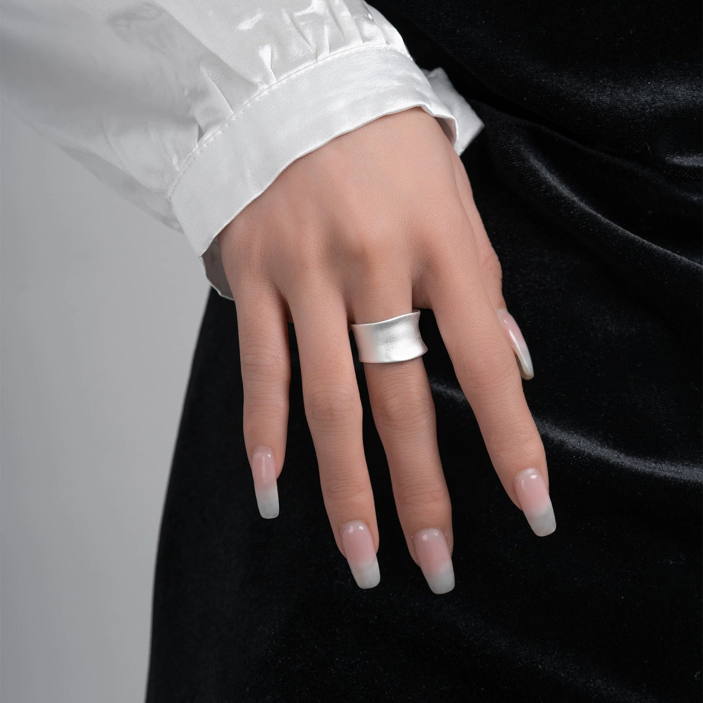 EYE CATCHING SILVER RING