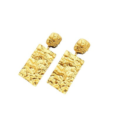 SILVER EARDROPS AS IN CULPRITS