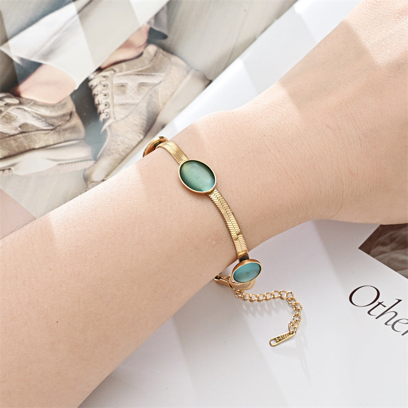 AUNTIE BRACELET