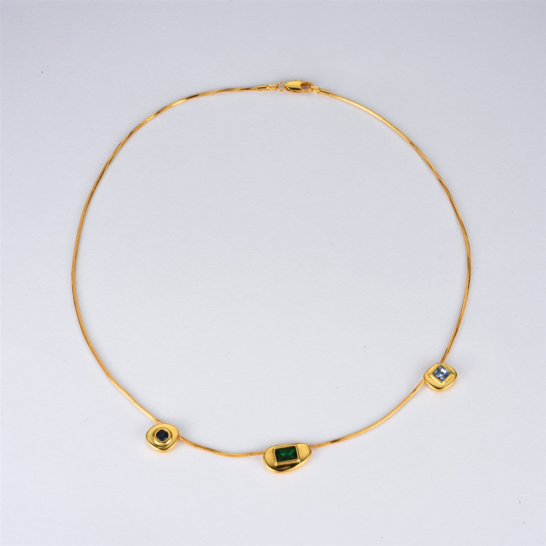 THE THREE DARLINGS NECKLACE