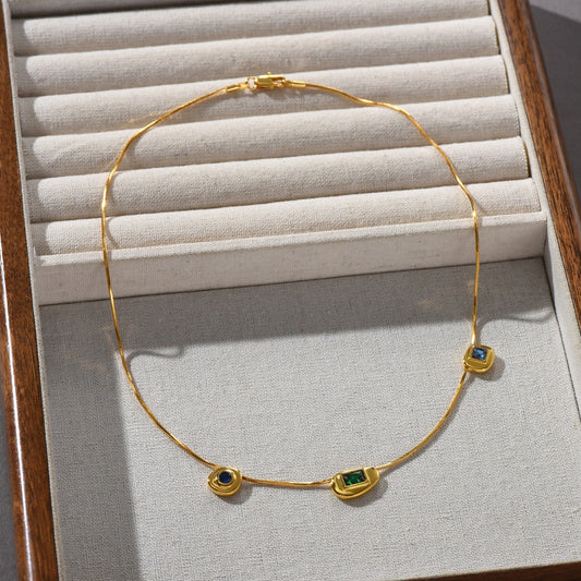 THE THREE DARLINGS NECKLACE