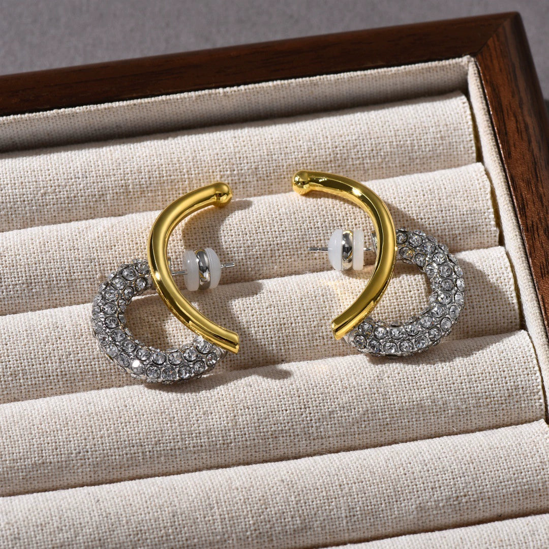 GLAMOROUS IN EAR EARRINGS