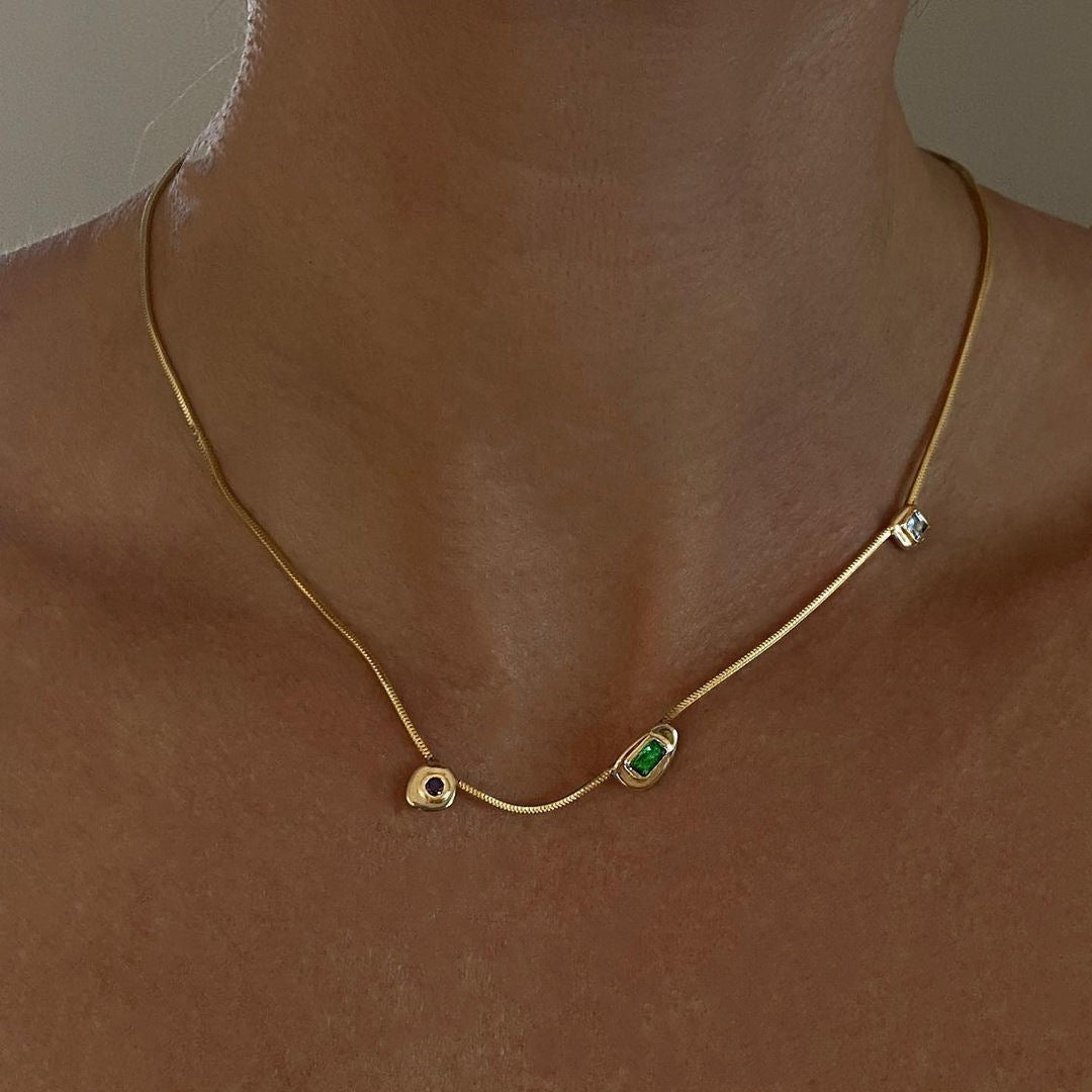 THE THREE DARLINGS NECKLACE