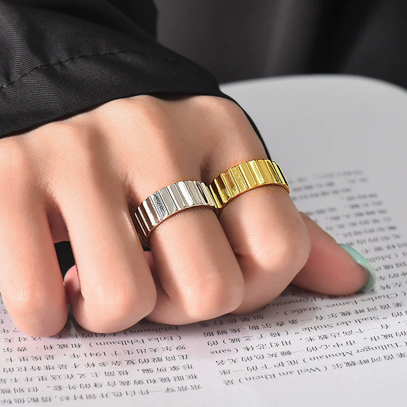 BAGUE À RAYURES EN ARGENT