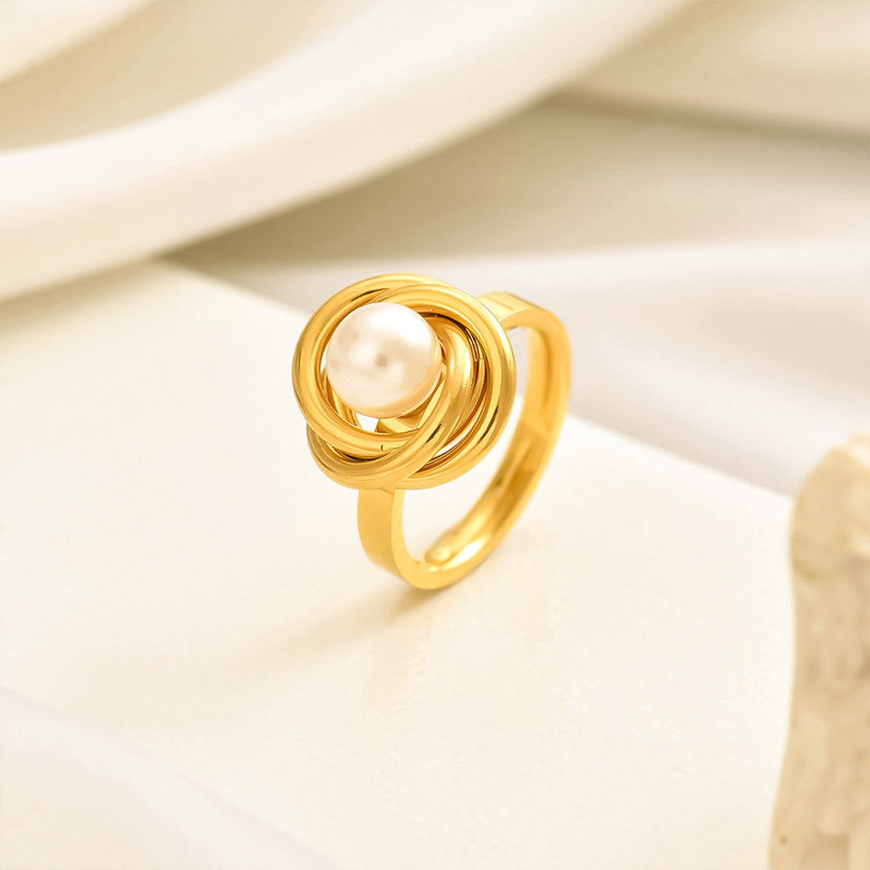 Elegante anillo de perlas