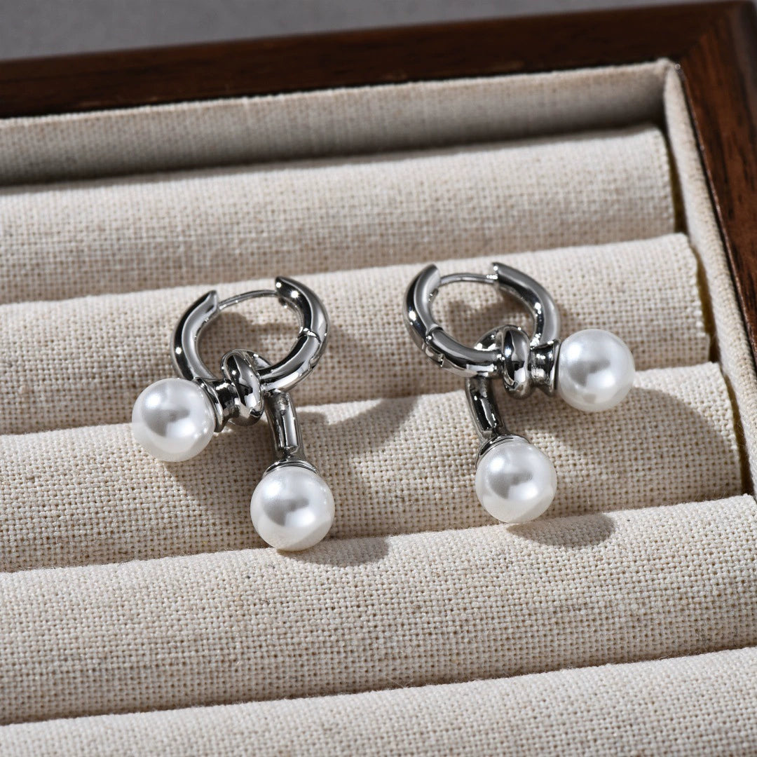 DES PERLES AVEC UNE TOUCHE DE TOUCHE